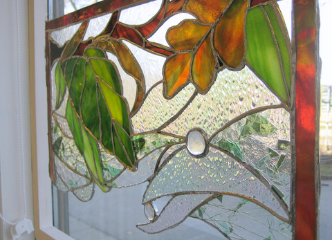 Fönsterdekoration i Tiffanyglas